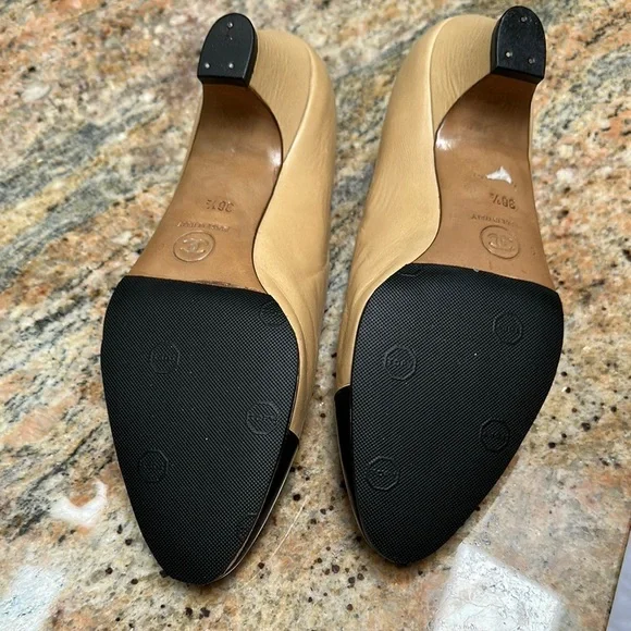 Chanel Tan and Black Cap-Toe Heels - Classic - Picture 4 of 5